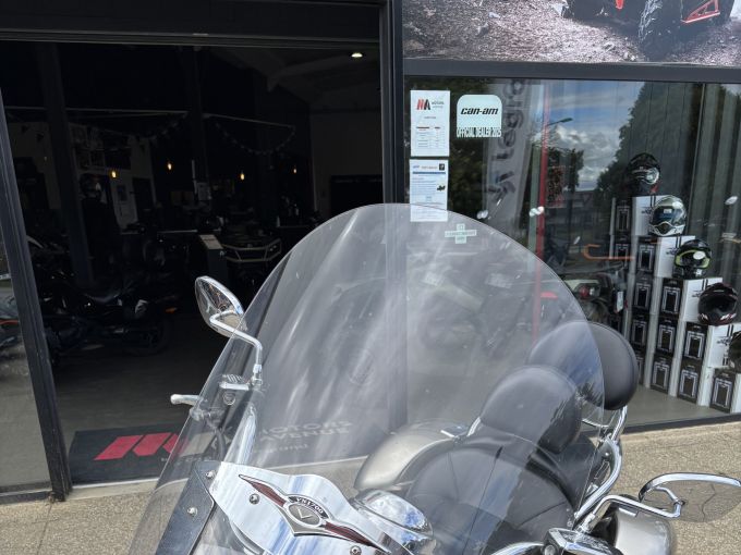 KAWASAKI VN 1700 TOURER 4