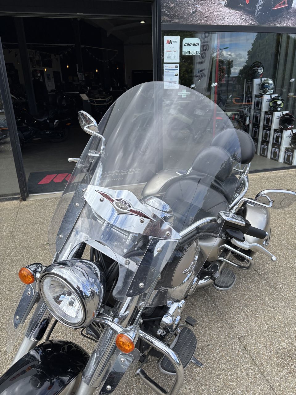 KAWASAKI VN 1700 TOURER 4