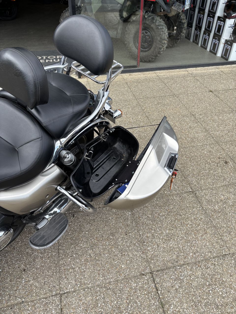 KAWASAKI VN 1700 TOURER 4