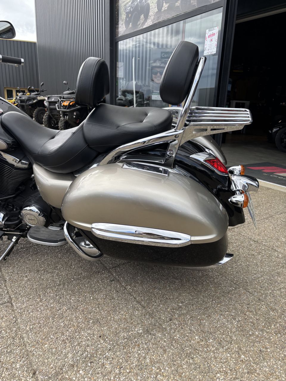 KAWASAKI VN 1700 TOURER 4