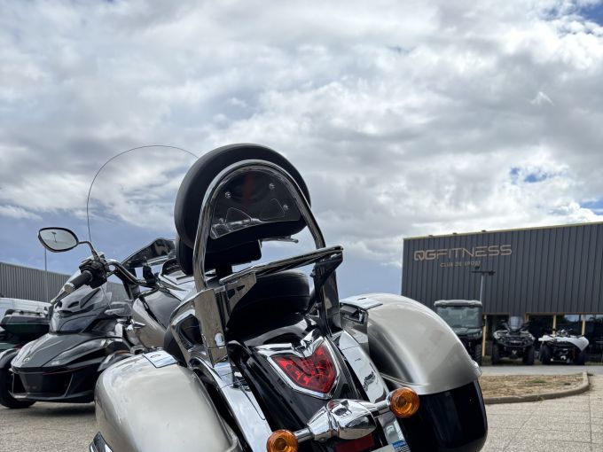 KAWASAKI VN 1700 TOURER 4