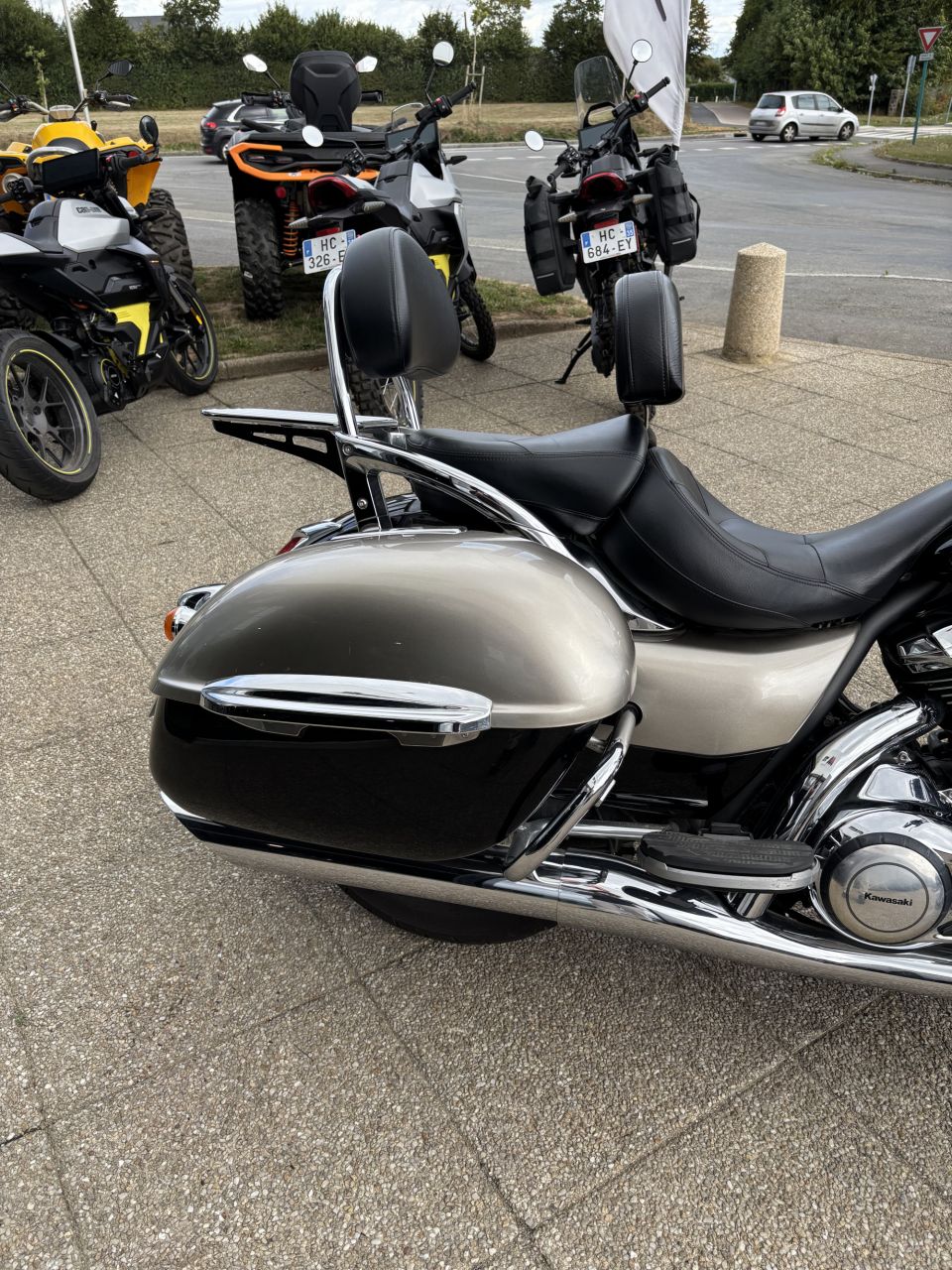 KAWASAKI VN 1700 TOURER 4