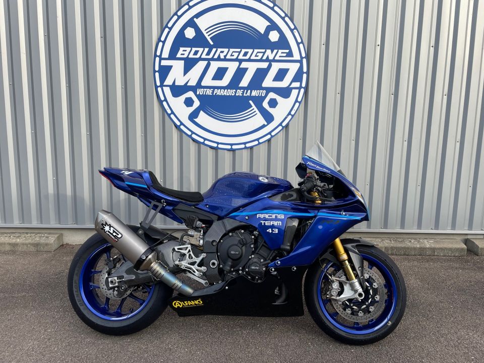 YAMAHA YZF 1000 R1 4