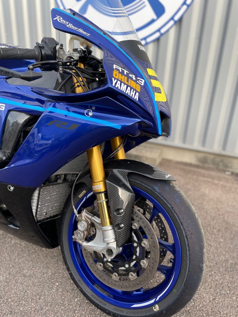 YAMAHA YZF 1000 R1 4