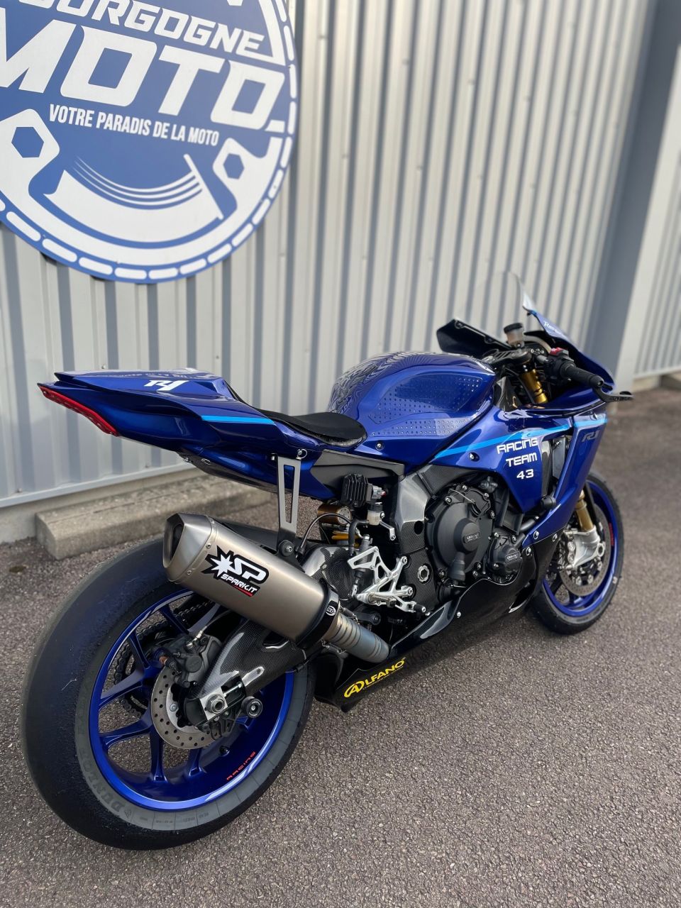 YAMAHA YZF 1000 R1 4
