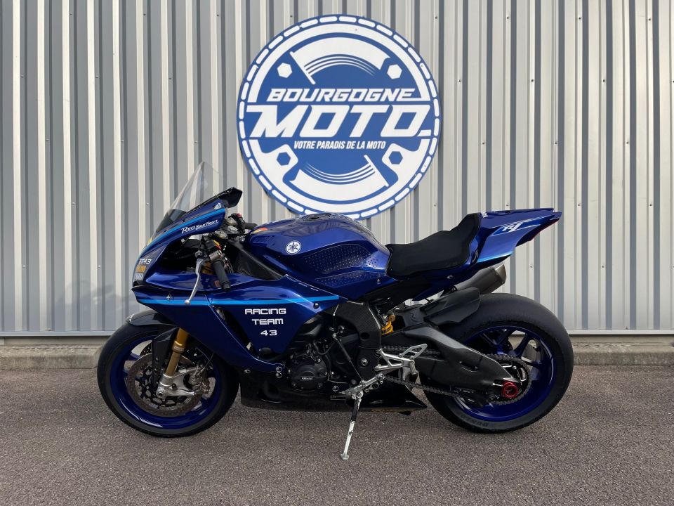 YAMAHA YZF 1000 R1 4