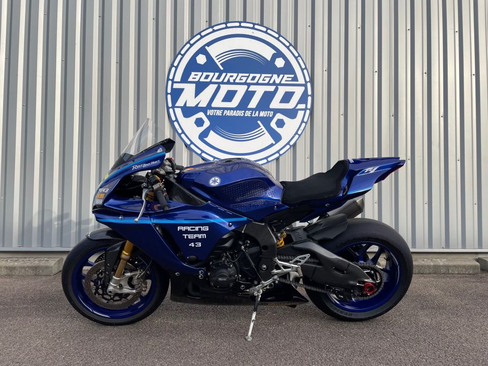 YAMAHA YZF 1000 R1 4