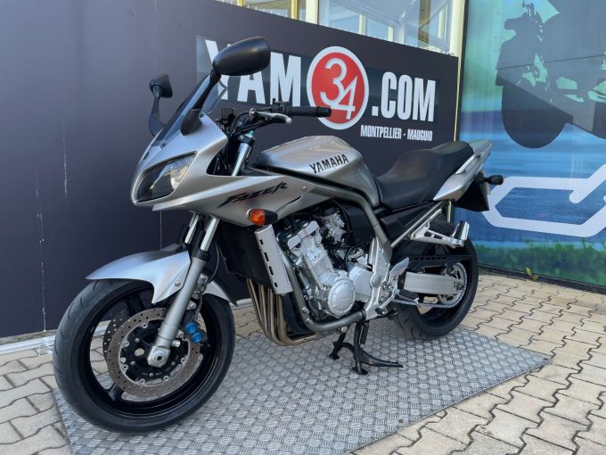 YAMAHA FZS FAZER 1000 4