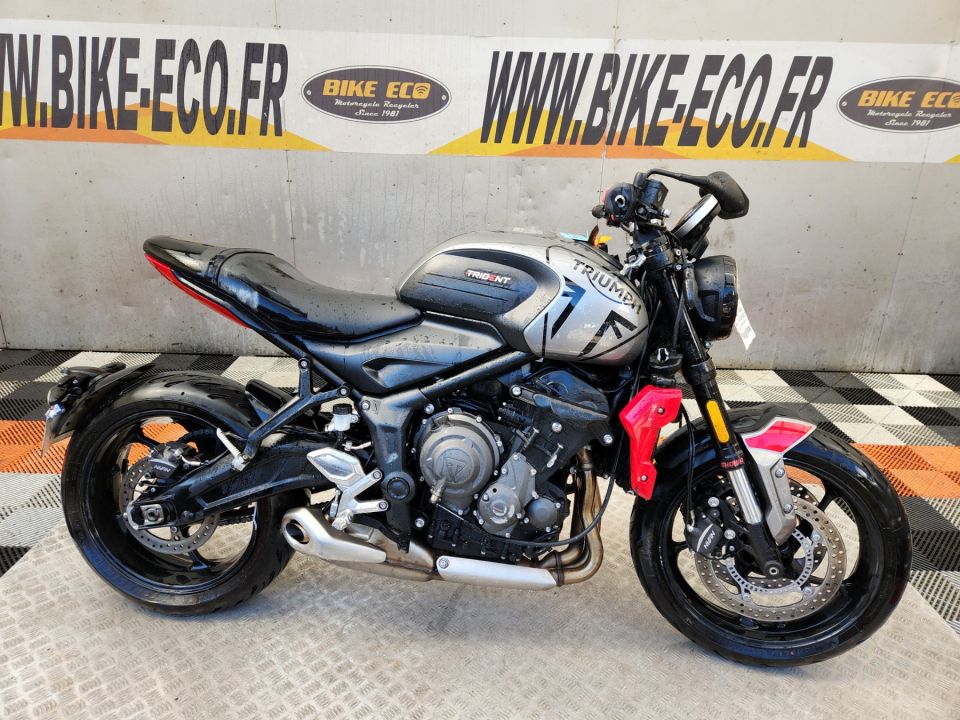 TRIUMPH TRIDENT 660 4