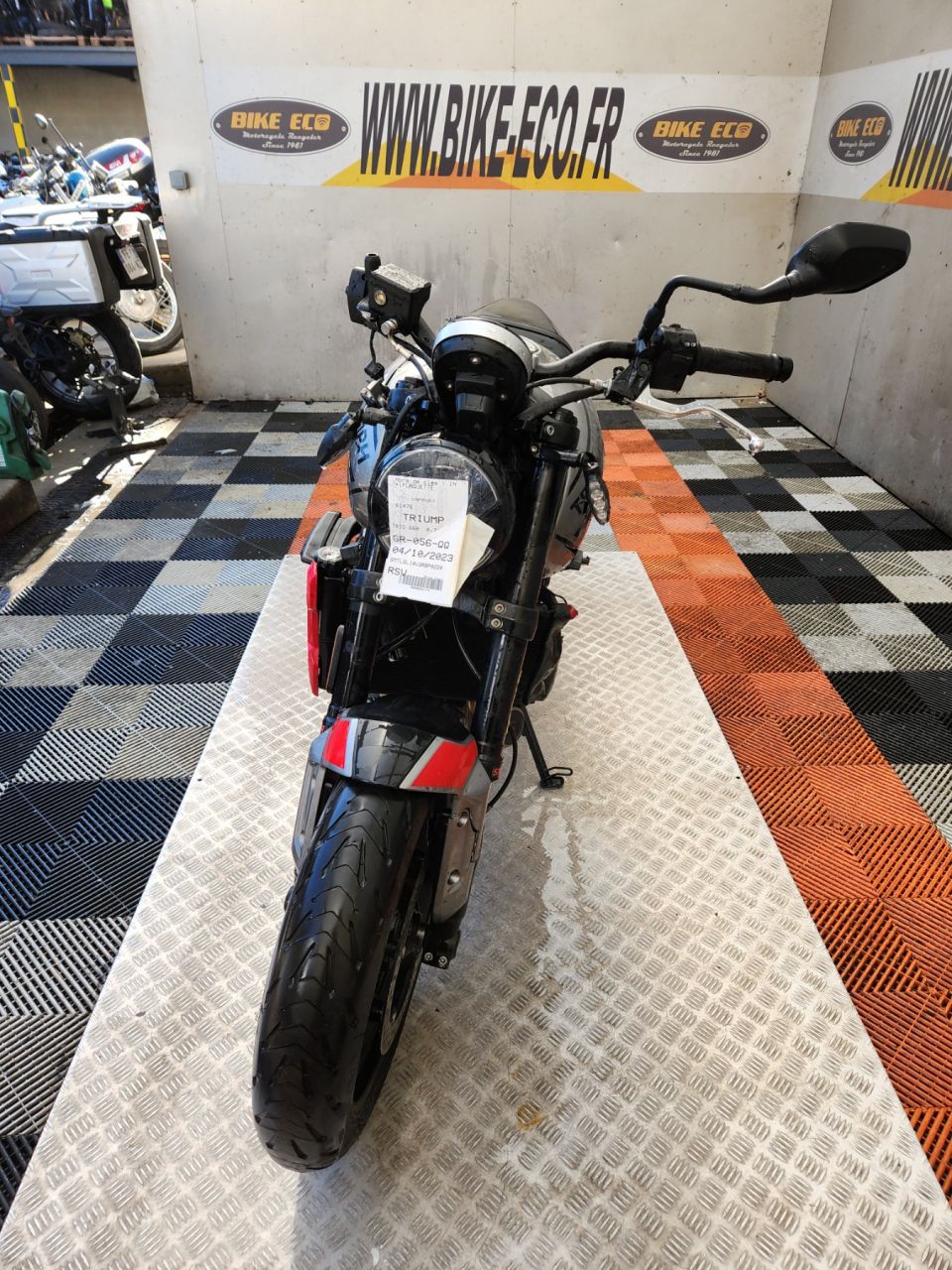 TRIUMPH TRIDENT 660 4