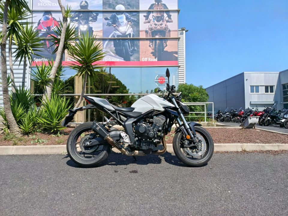 HONDA CB1000 Hornet 4