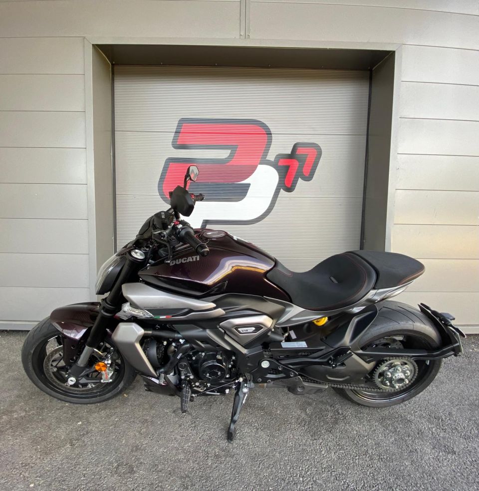 DUCATI XDIAVEL V4 4
