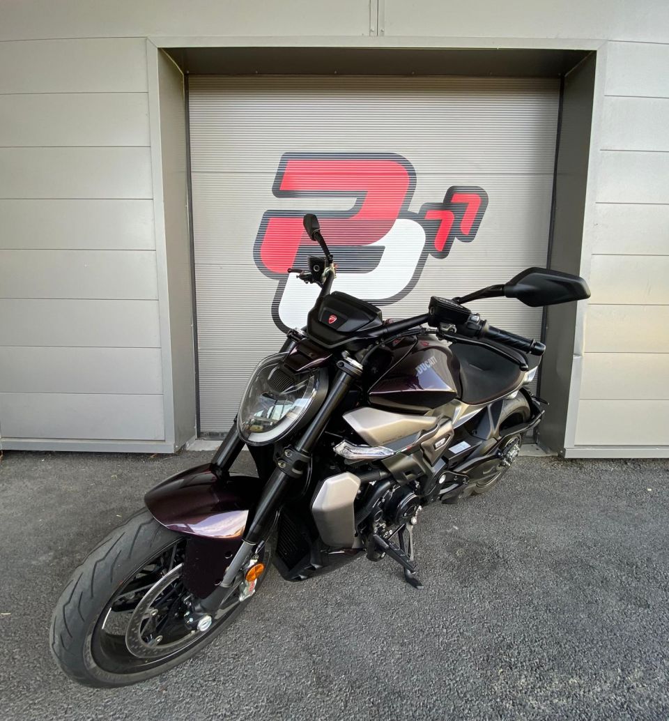 DUCATI XDIAVEL V4 4