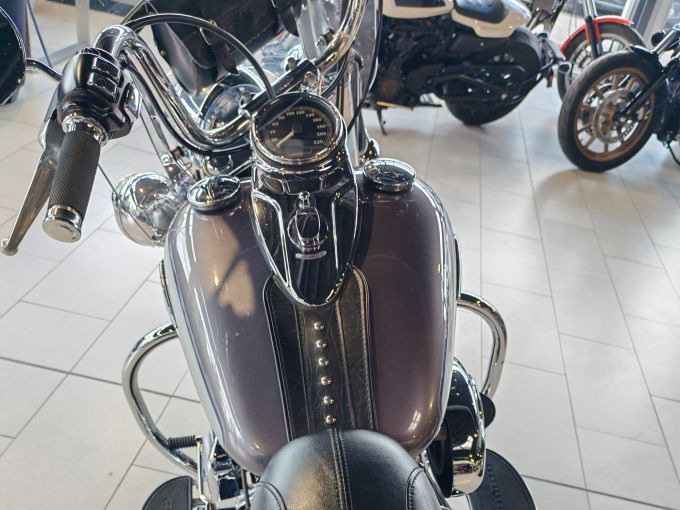 HARLEY-DAVIDSON SOFTAIL HERITAGE 1690 CLASSIC 4