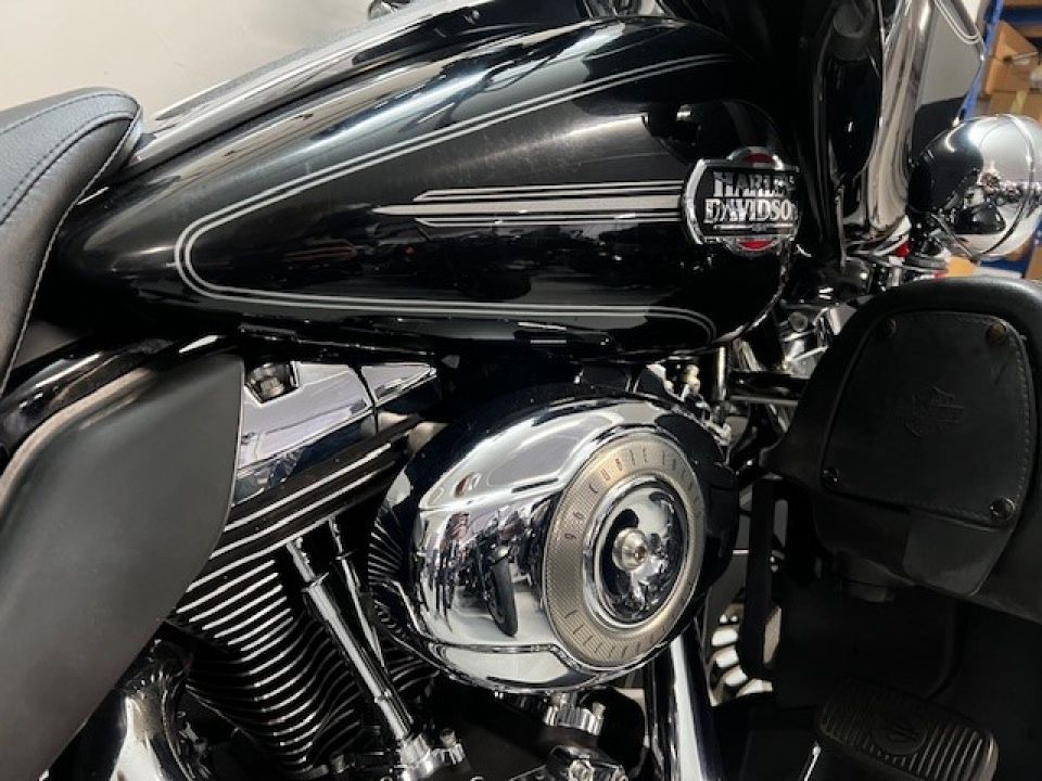 HARLEY-DAVIDSON TOURING ULTRA CLASSIC 1584 4