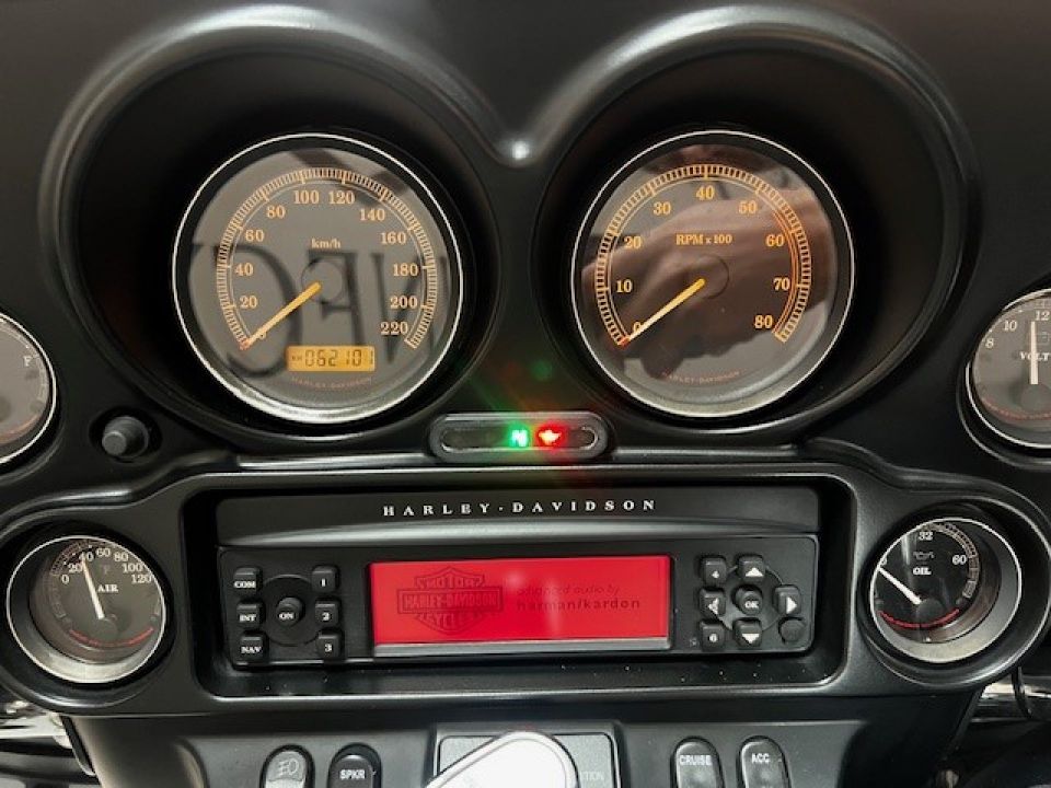 HARLEY-DAVIDSON TOURING ULTRA CLASSIC 1584 4