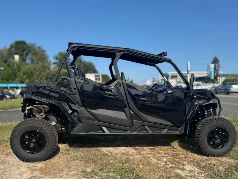CAN-AM MAVERICK 4