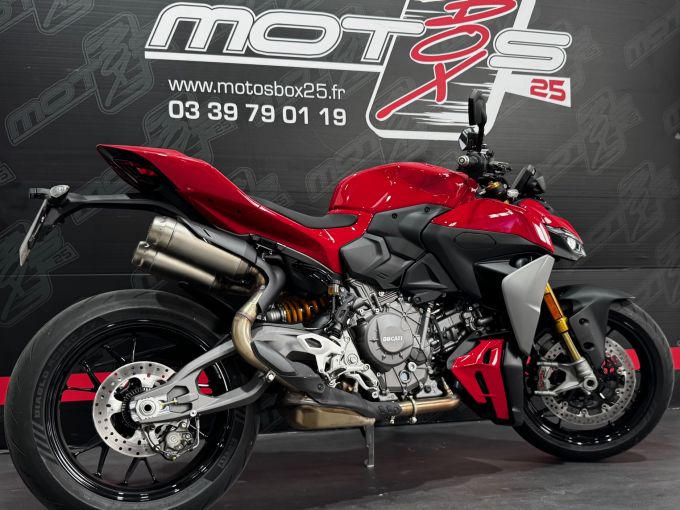 DUCATI STREETFIGHTER V2 S 4