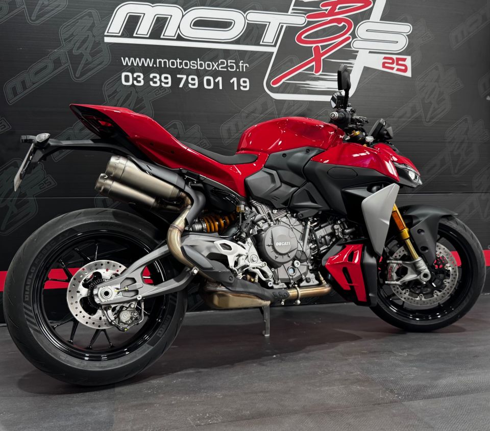 DUCATI STREETFIGHTER V2 S 4