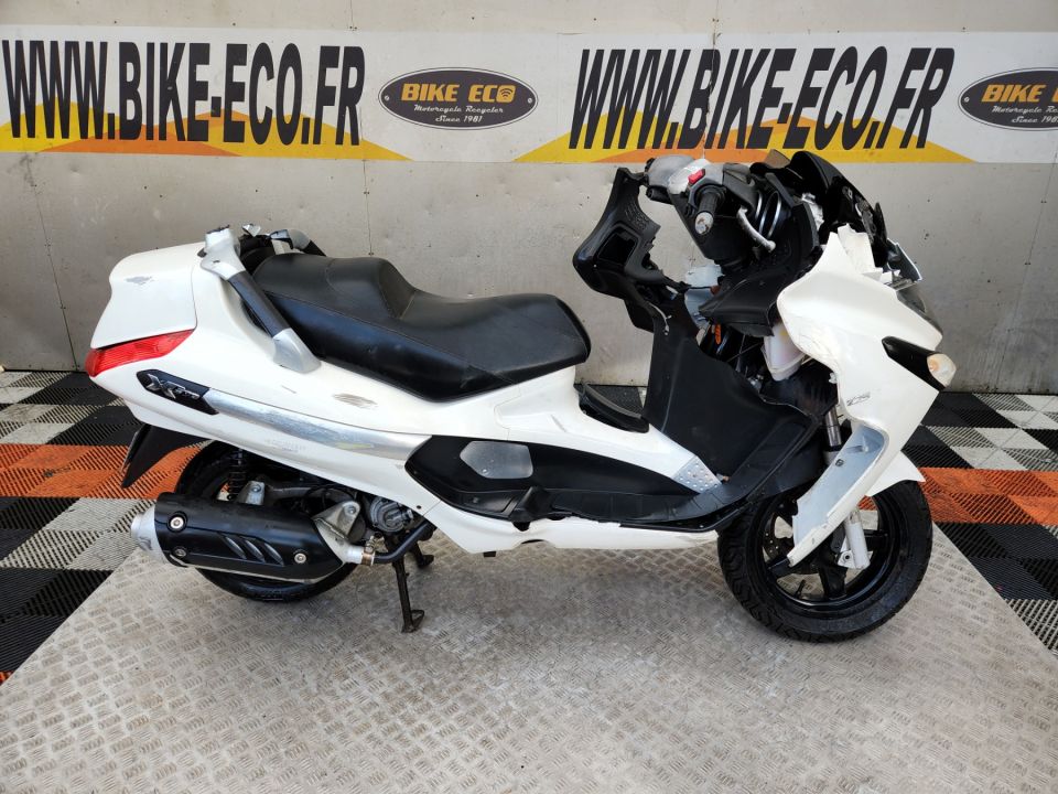 PIAGGIO XEVO 125 4