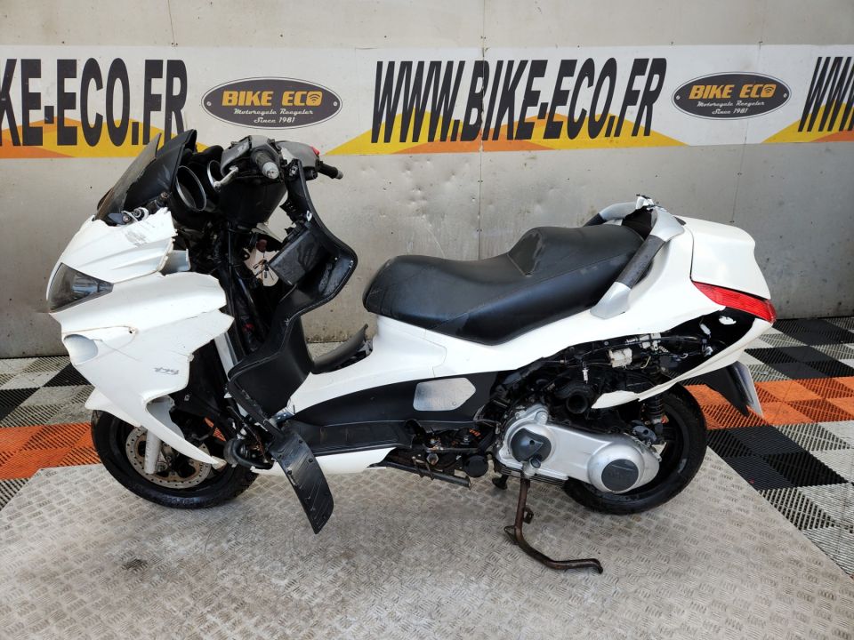 PIAGGIO XEVO 125 4