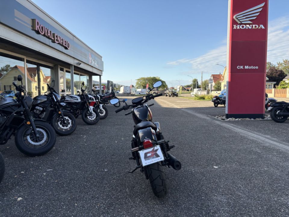 HYOSUNG 125 BOBBER 4