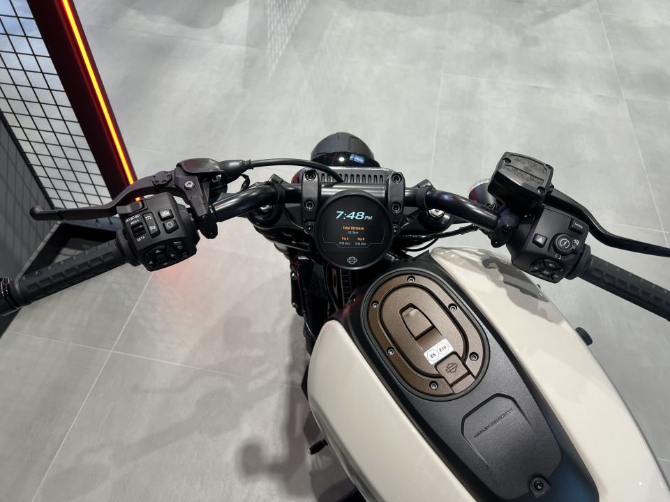 HARLEY-DAVIDSON SPORTSTER 1250 S 4