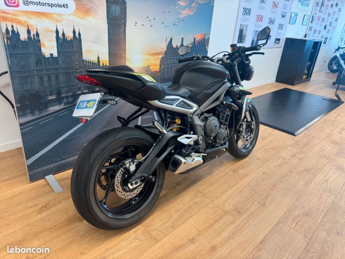 TRIUMPH STREET TRIPLE 765 RS 4
