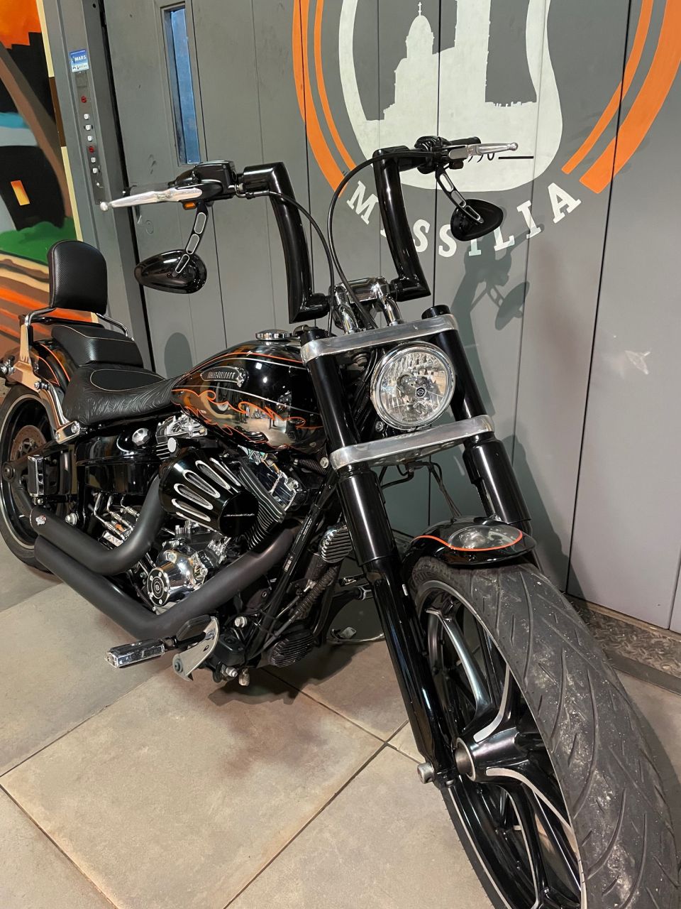 HARLEY-DAVIDSON SOFTAIL BREAKOUT 1690 4