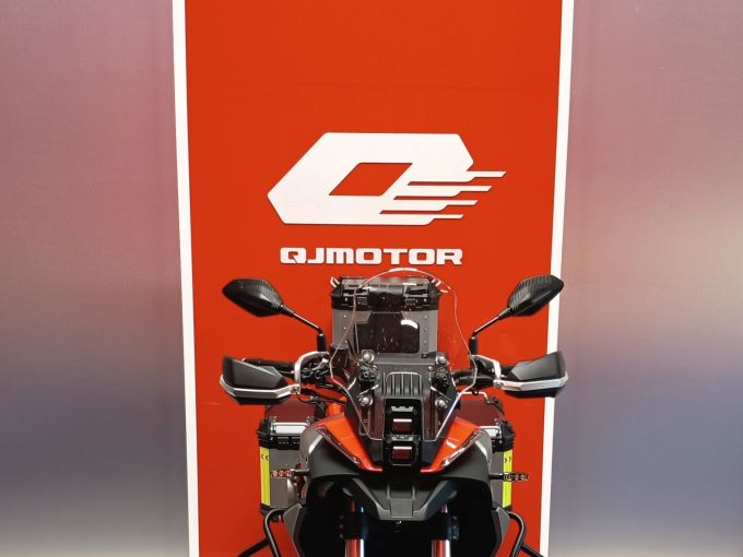 QJ MOTOR SRT 700 X 4