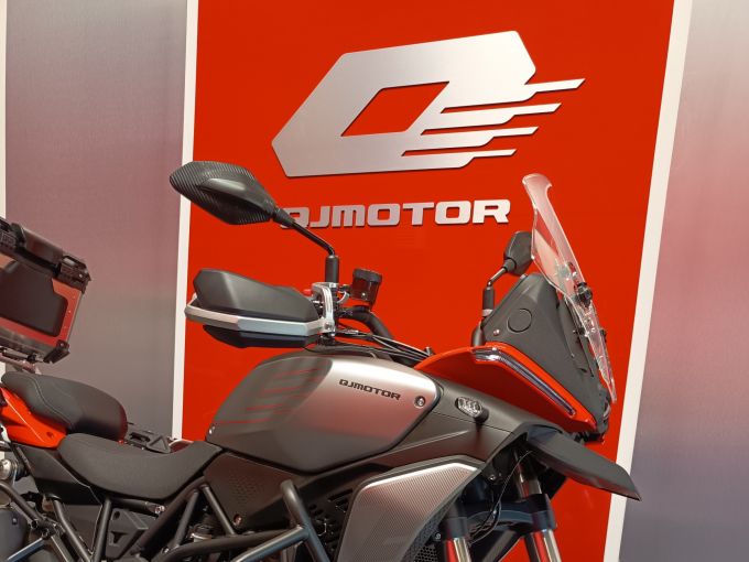QJ MOTOR SRT 700 X 4