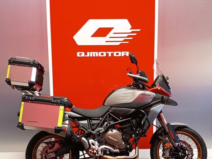 QJ MOTOR SRT 700 X 4