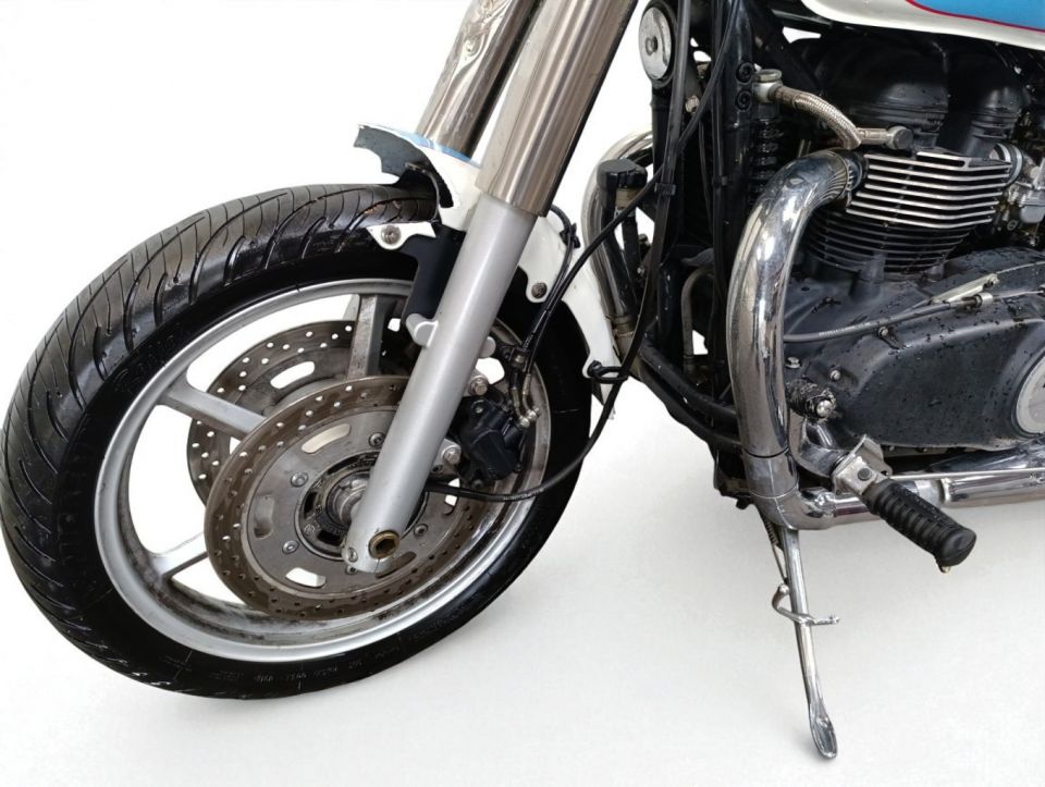 TRIUMPH SPEEDMASTER 900 4