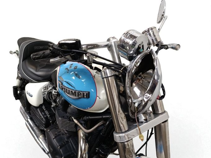 TRIUMPH SPEEDMASTER 900 4