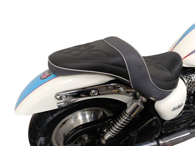 TRIUMPH SPEEDMASTER 900 4