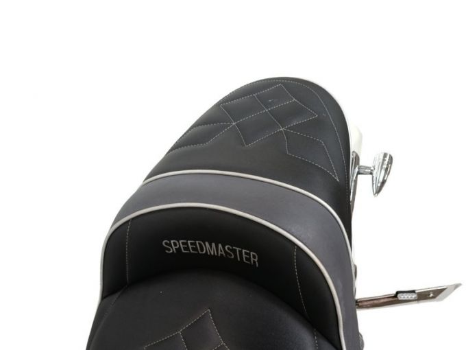 TRIUMPH SPEEDMASTER 900 4