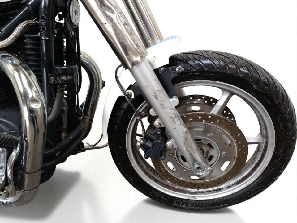 TRIUMPH SPEEDMASTER 900 4