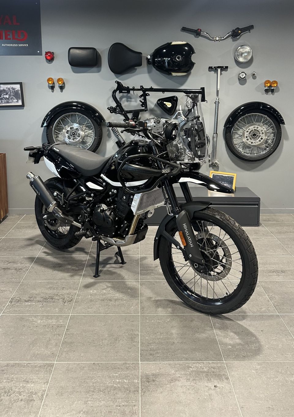 ROYAL ENFIELD HIMALAYAN 450 4