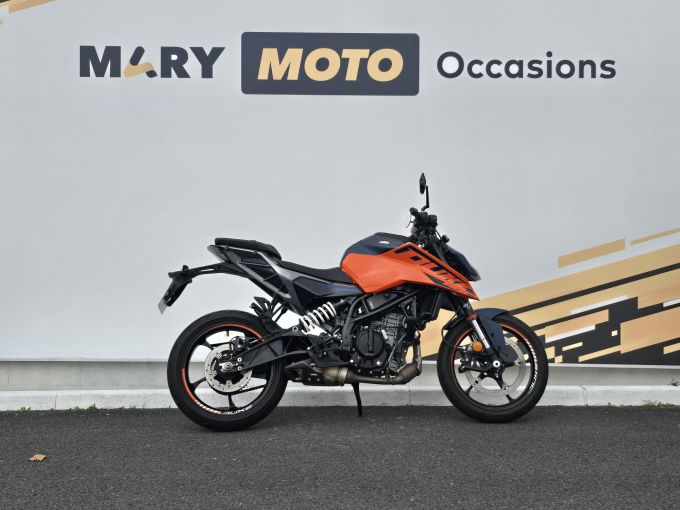 KTM 125 DUKE ABS 4