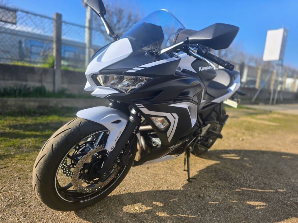 KAWASAKI NINJA 650 4