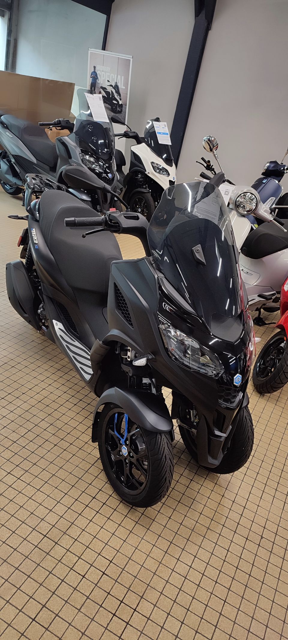 PIAGGIO MP3 310 HPE SPORT 4