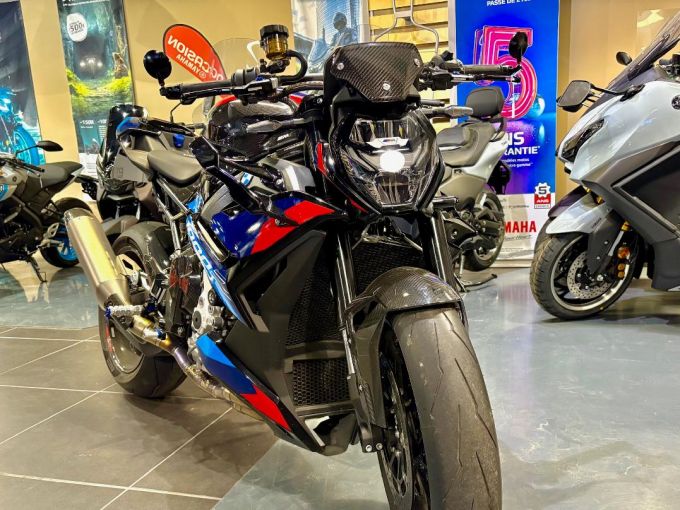 BMW M 1000R 4