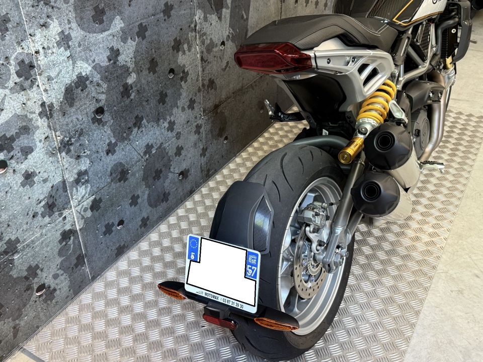 INDIAN FTR 1200 R CARBON 4