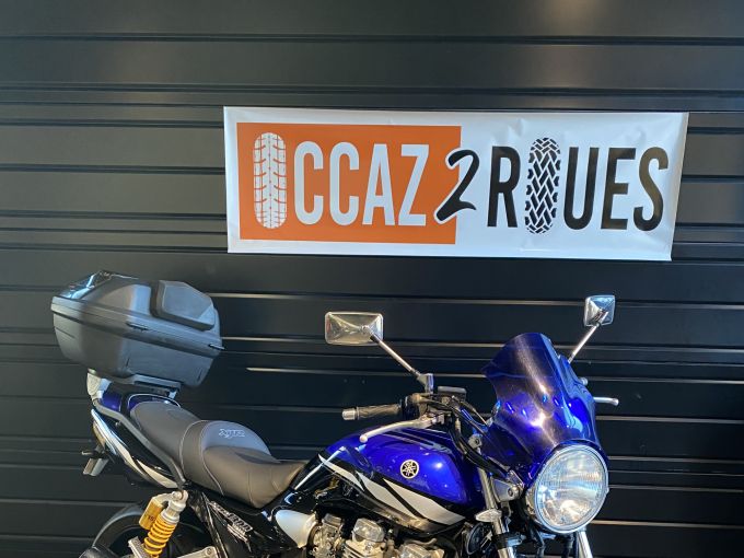 YAMAHA XJR 1300 SP 4