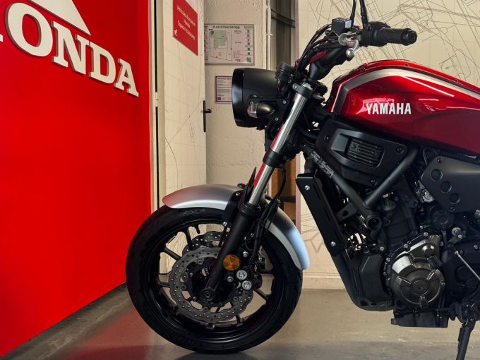 YAMAHA XSR 700 ABS 4