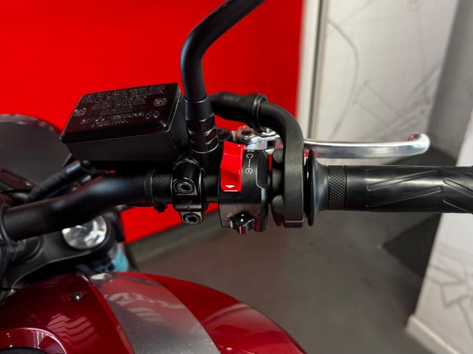 YAMAHA XSR 700 ABS 4