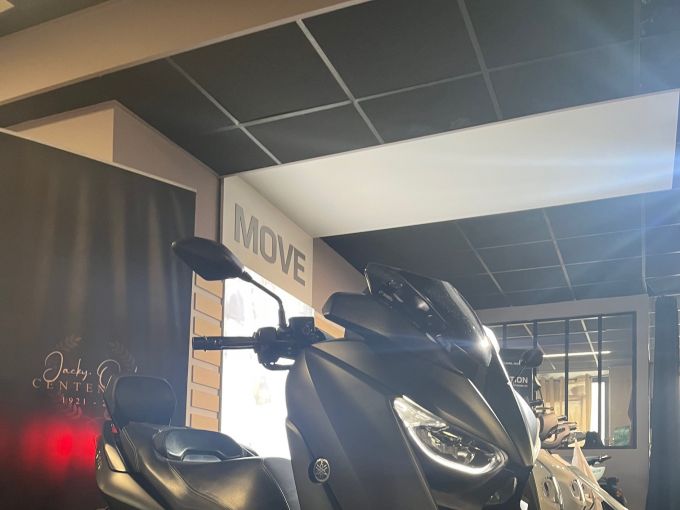 YAMAHA XMAX 125 4