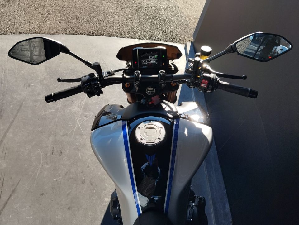 YAMAHA MT-09 SP 4