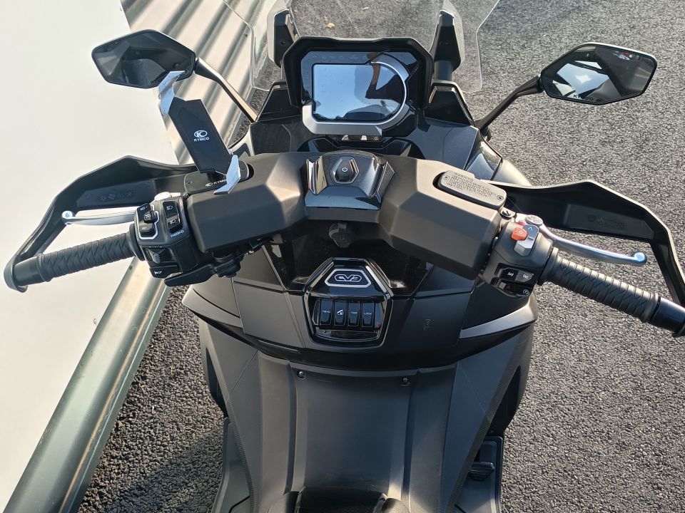 KYMCO CV3 550 4