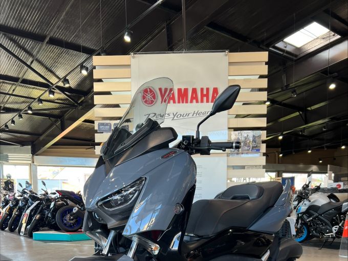 YAMAHA XMAX 125 TECH MAX 4